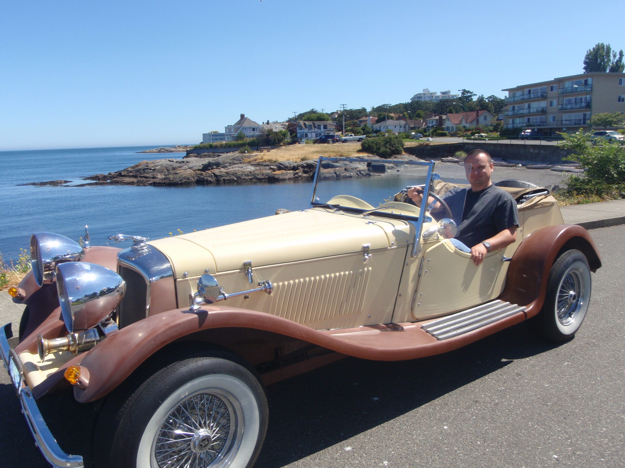 Biz Class Bum in a Jag in Victoria BC